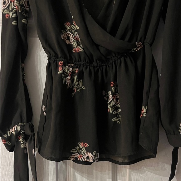 Streetwear Society Black Floral Blouse - Picture 3 of 6